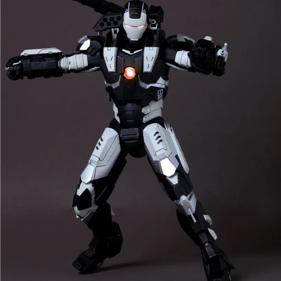 Hot Toys Iron Man 2 War Machine Special Edition - Picture 12 of 12